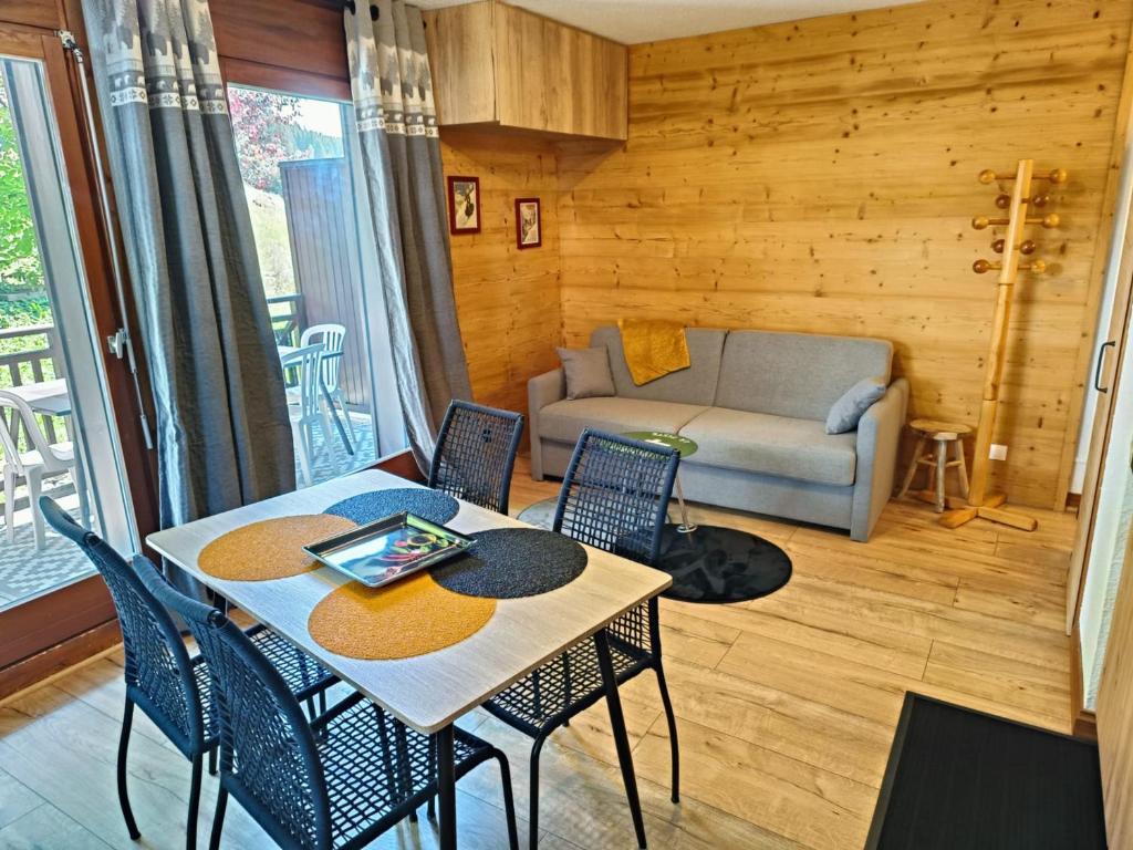 Appartement 2 pièces au pied de la télécabine avec animaux admis et parking - FR-1-836-30 - 1