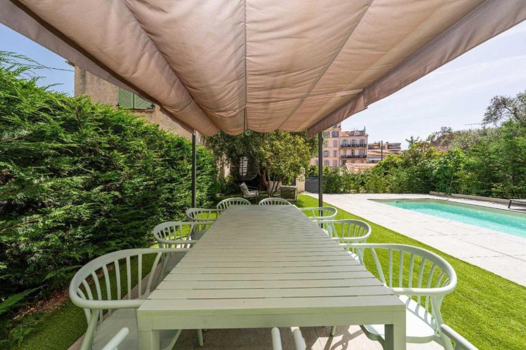 Superb villa with swimming pool & wellness area - 2