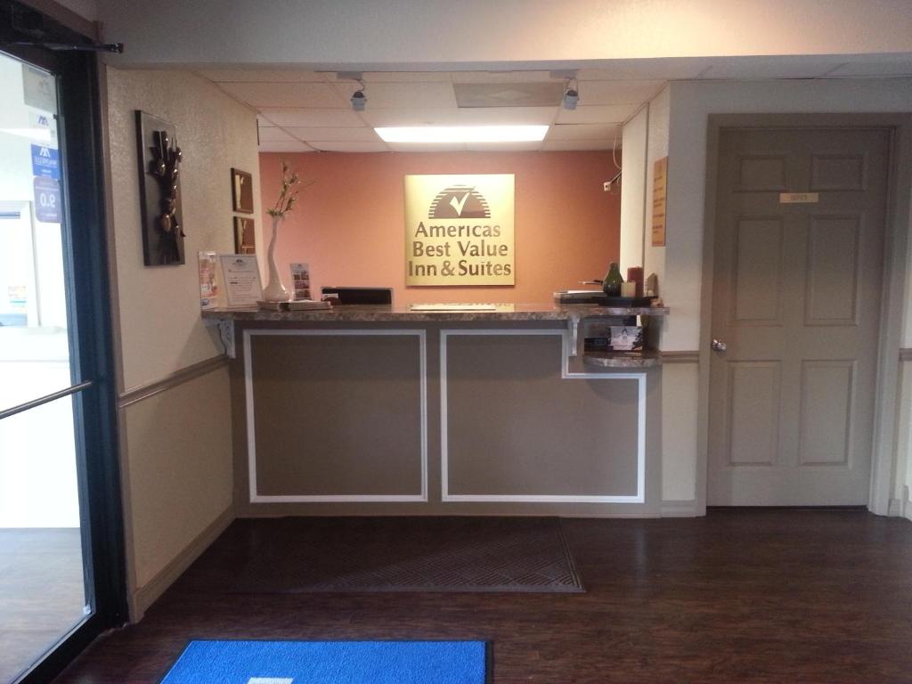 Americas Best Value Inn & Suites Maumelle North Little Rock photo