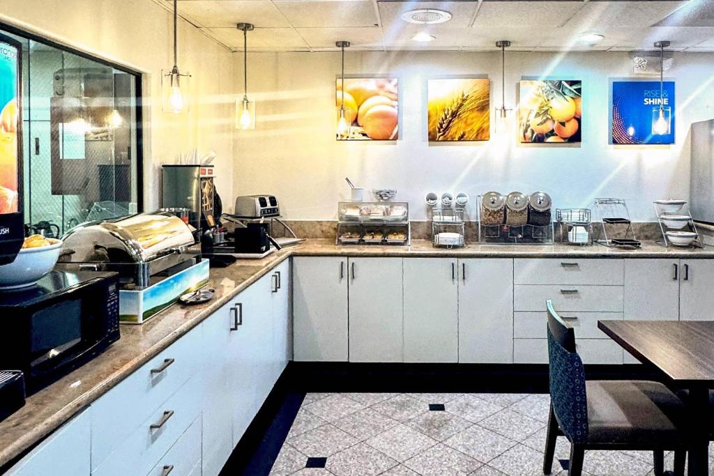 Comfort Suites Westchase Houston Energy Corridor お料理のイメージ