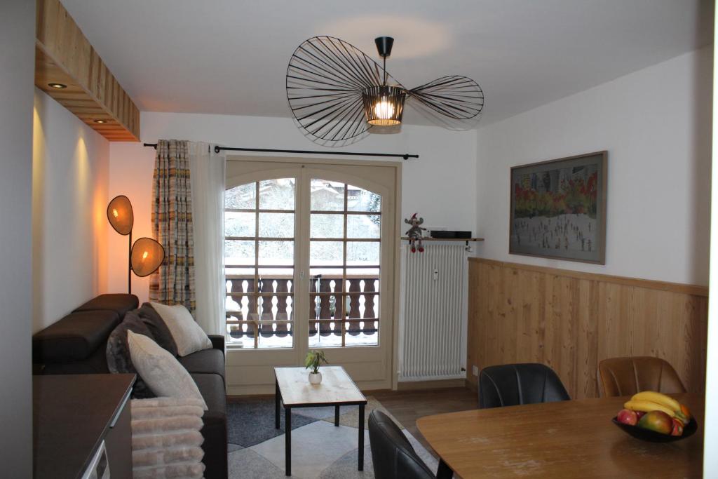 Centre, Pistes à pied, Vue magnifique, Calme, Tout renové, Grande terrasse - 1