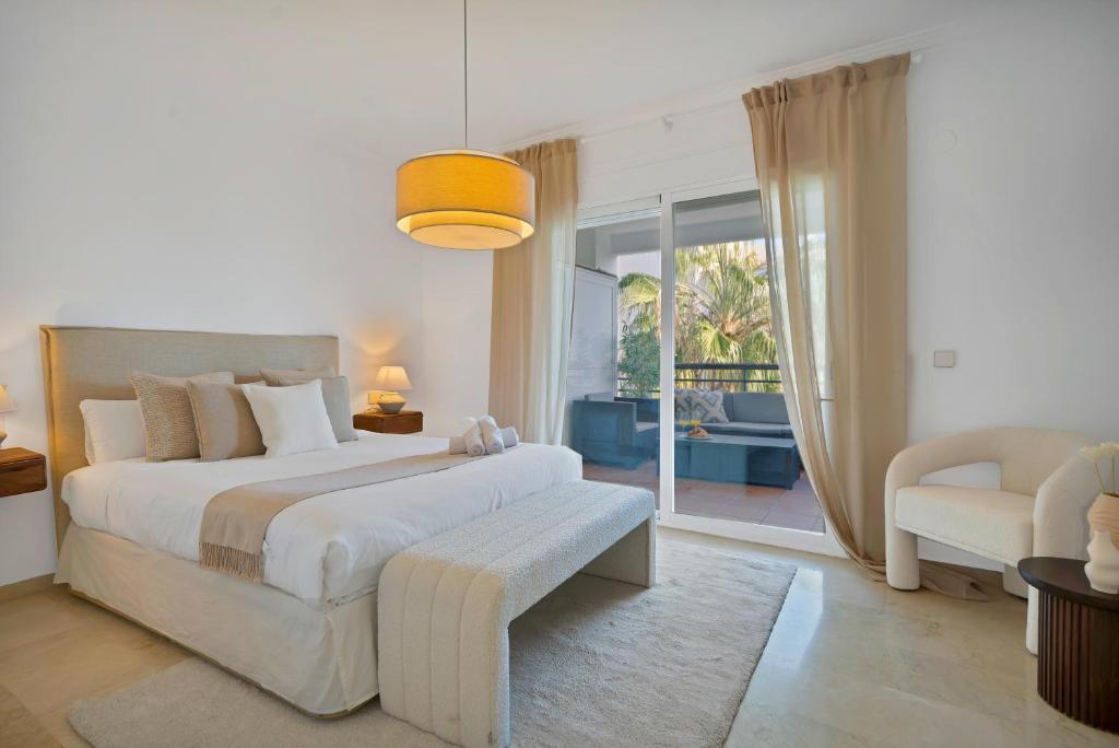 Banús Luxury Apartment - Prime Location and Free Parking - 2