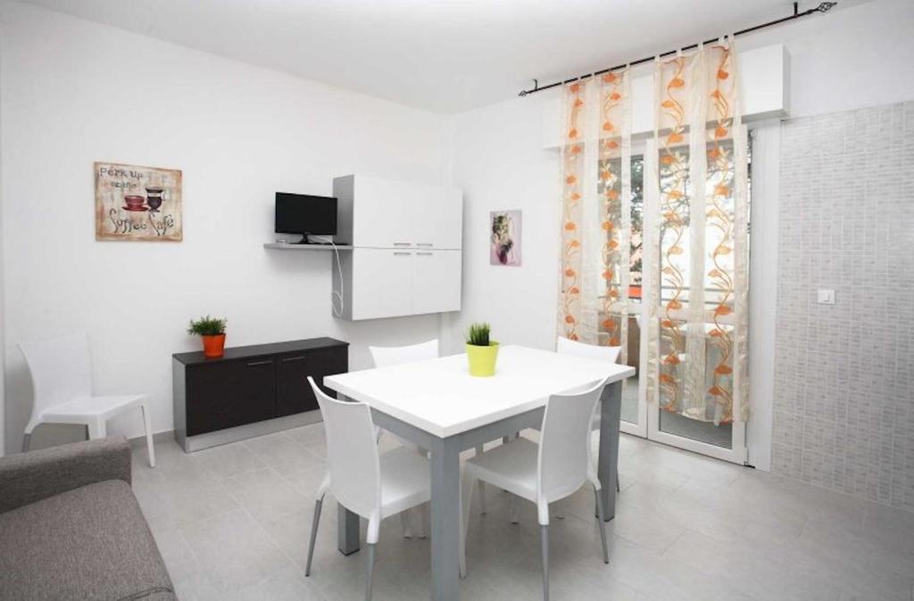 Comfortably furnished flat near the sea - 1