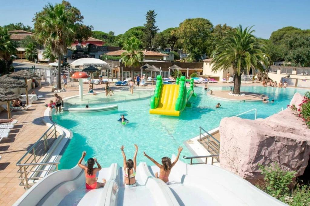 ZEcamping 3 étoiles avec parc aquatique - 3km des plages - 1