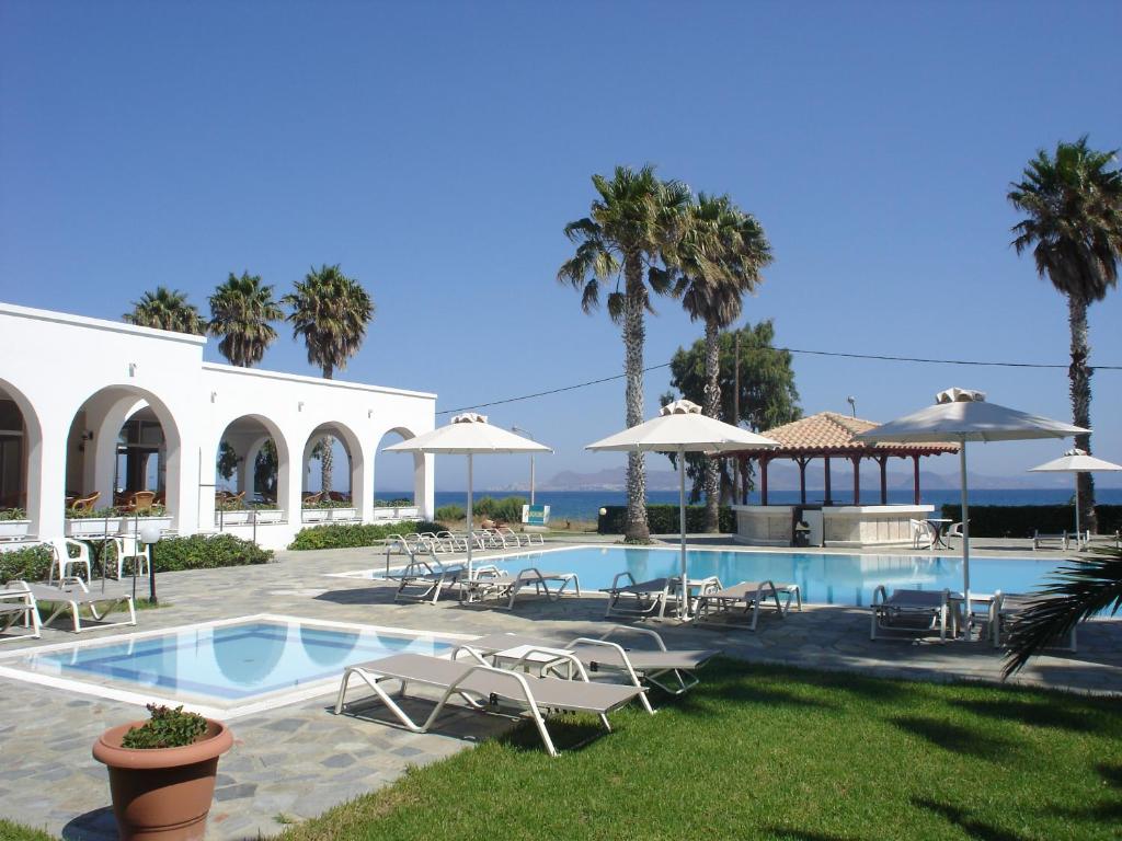 Andromeda Hotel Apartments photo