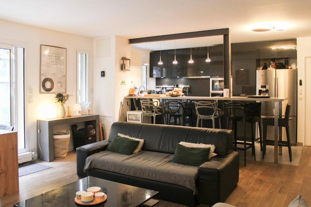 Spacious apartment with terrace near the Marais - 1