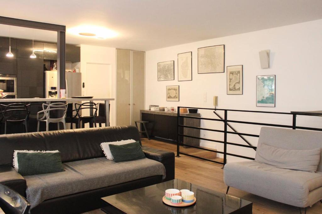 Spacious apartment with terrace near the Marais - 2