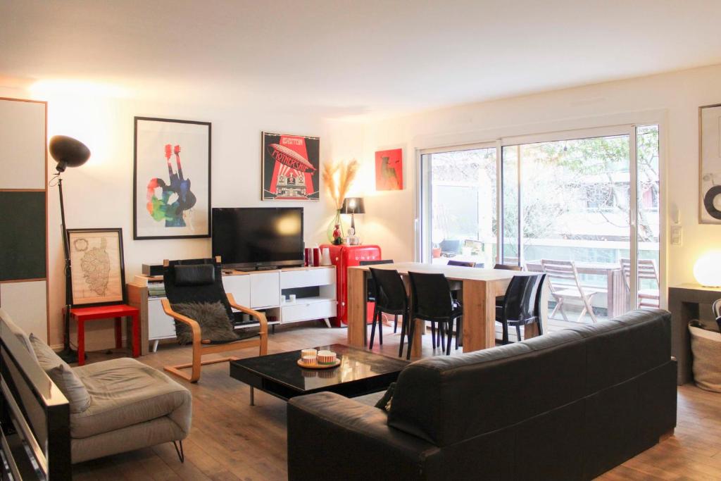 Spacious apartment with terrace near the Marais - 4