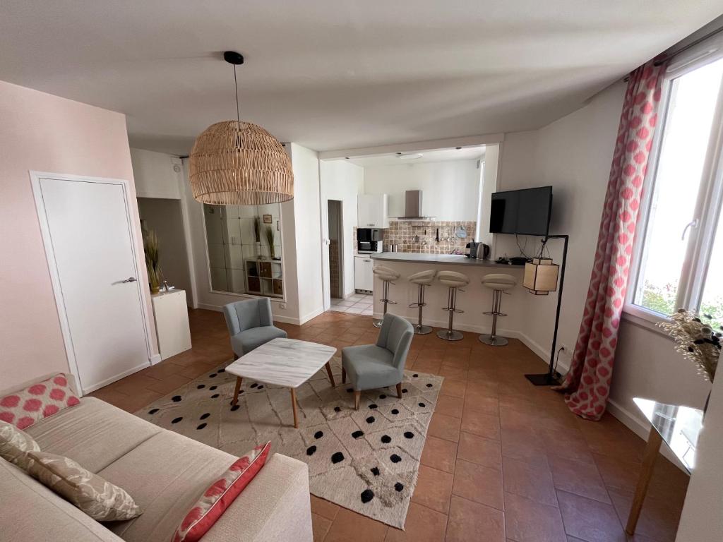 Guestroom, Viva Riviera - 10 Rue Florian in Cannes