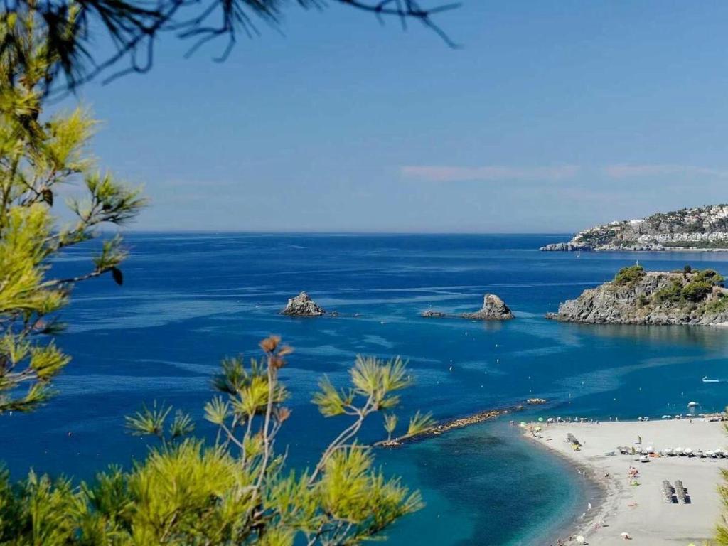 Apartamento cerca de la Playa con Terraza y Hermosas Vistas al Mar - 2