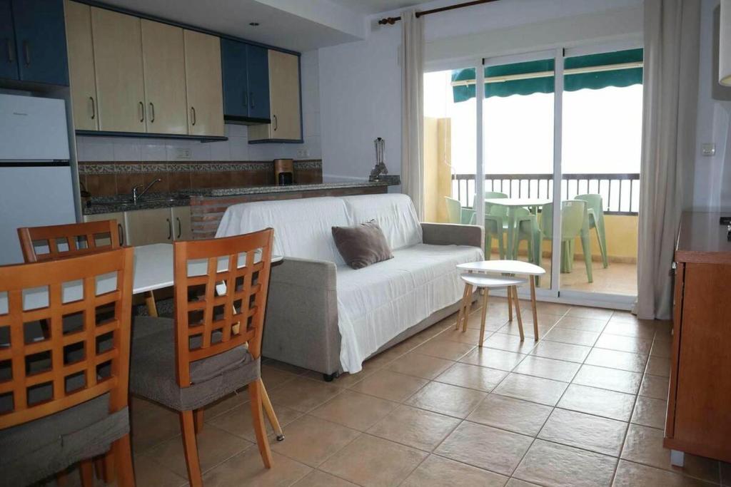 Apartamento cerca de la Playa con Terraza y Hermosas Vistas al Mar - 3