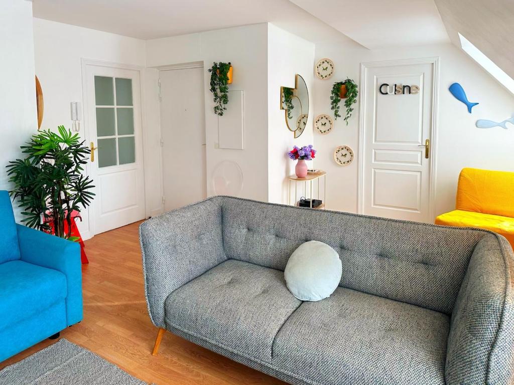 Celine 31 Bright Apartment Between Champs Élysée and Eiffel Tower - 2