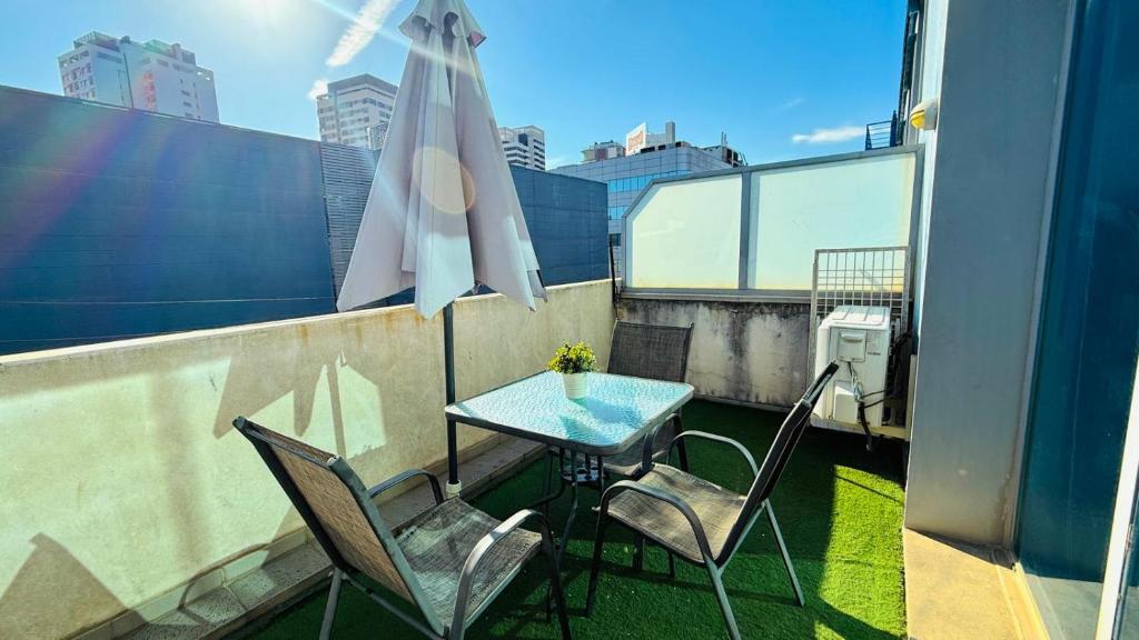 Seasonal Living Lumen Triplex - 3