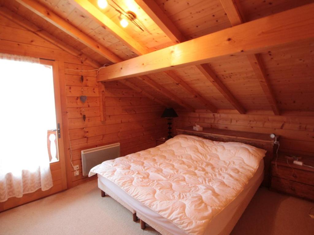 Chalet 3 chambres 8 pers avec cheminée et parking à 1000m des pistes - FR-1-572-49 - 2