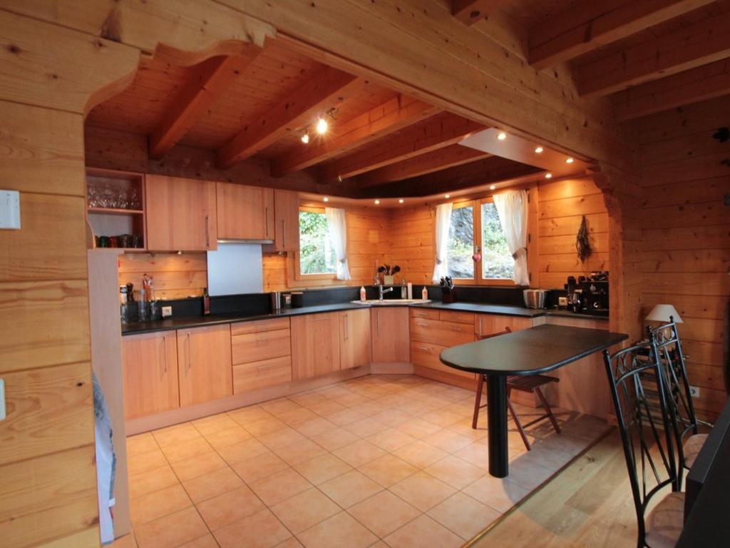 Chalet 3 chambres 8 pers avec cheminée et parking à 1000m des pistes - FR-1-572-49 - 5