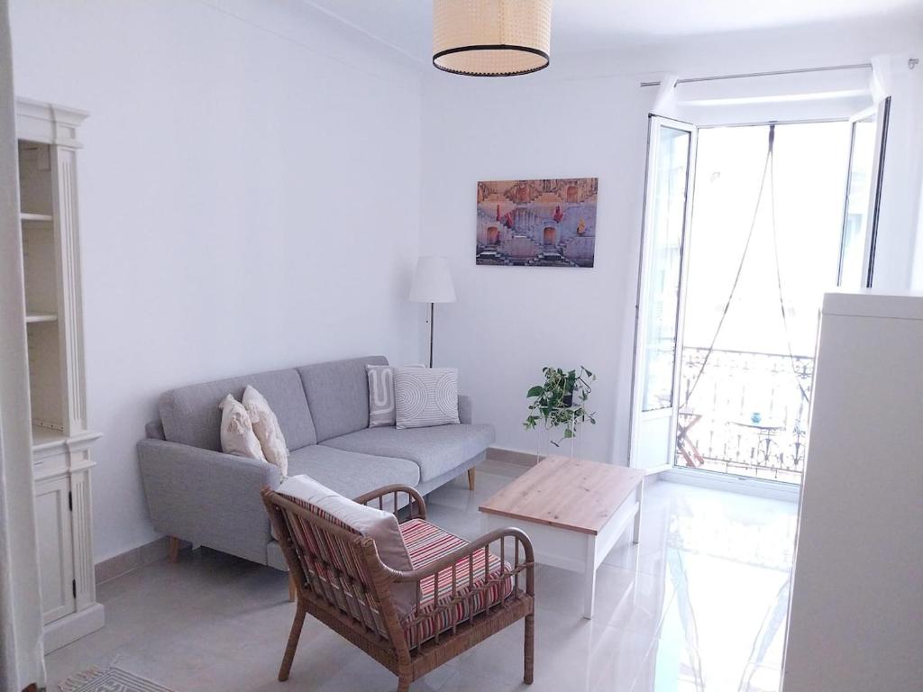 Spacious apartment with balcony - Nice center - 1