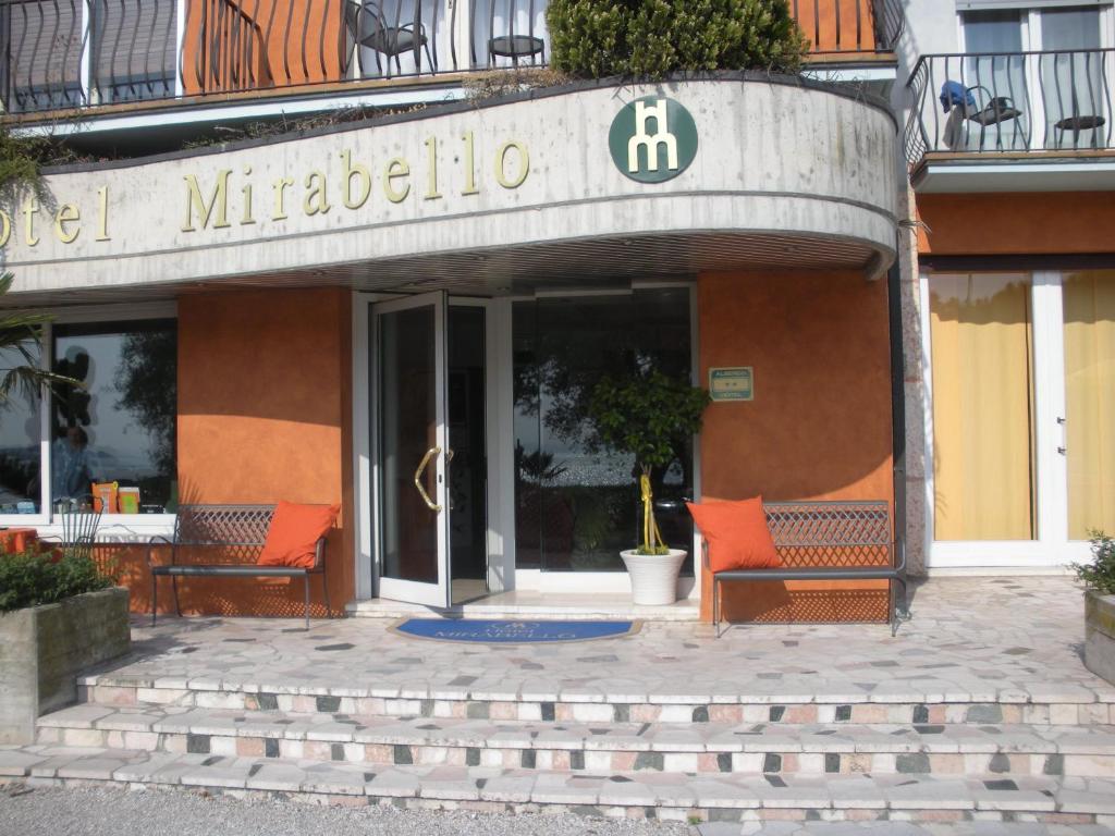 Hotel Mirabello — Hotel building in Sirmione, Lombardy