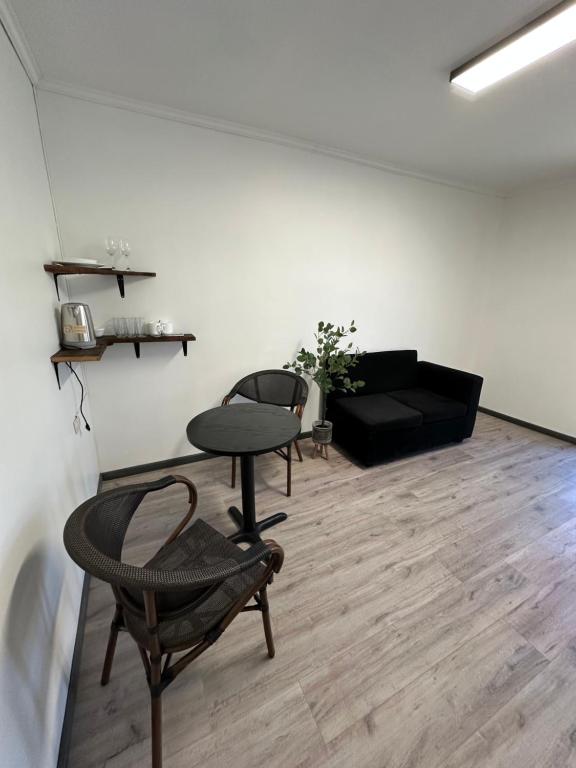 Angol Suite - 2
