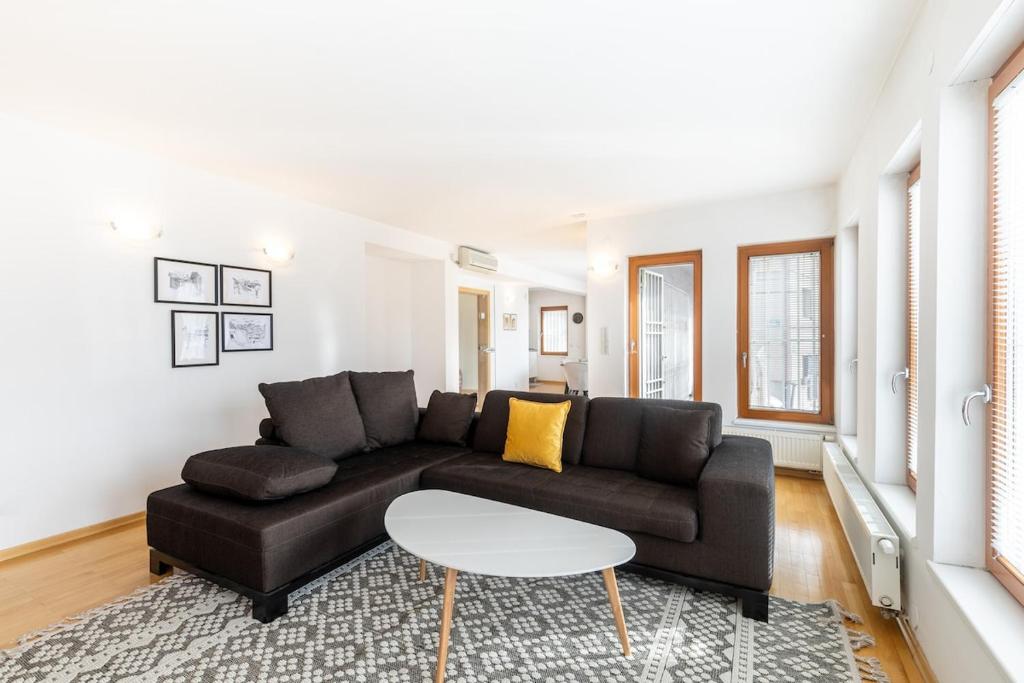 Luxury 2bdr suite in Old town with free parking - 2