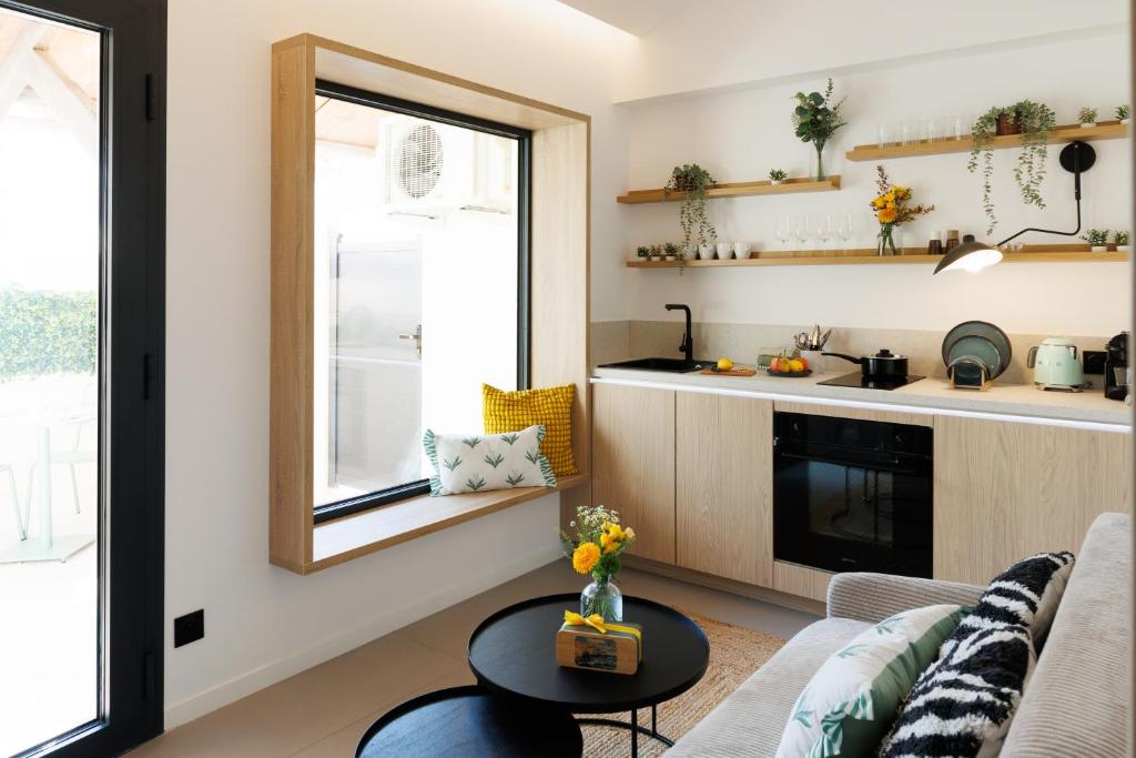 Suite Cigale Jaune avec terrasse et piscine à Antibes - 4