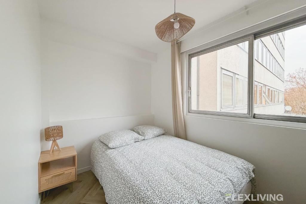 Room in spacious T7 in Paris 20 - 3