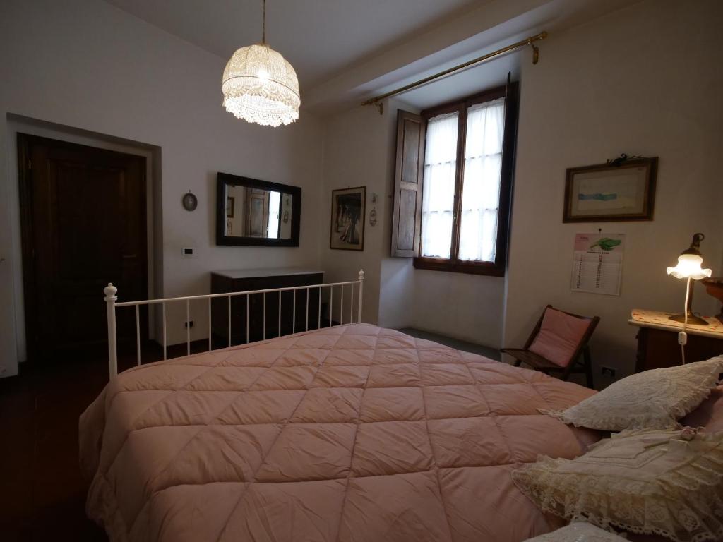 Alloggiare nei luoghi dove é vissuto Dante - 1