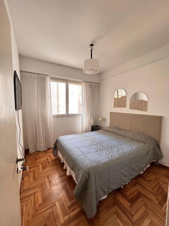 spacious apartment with view to the Av. Colon - 4