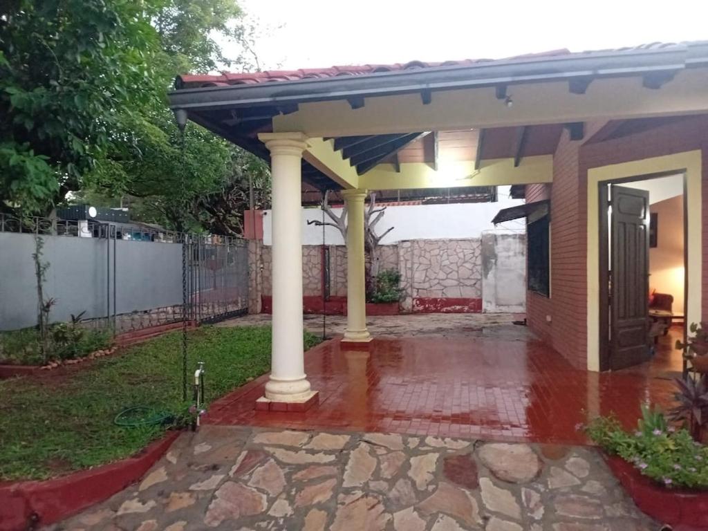 Casa Disponible para familia - 1