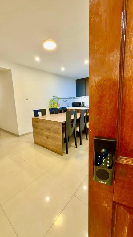 Departamento completo en el primer piso - 3