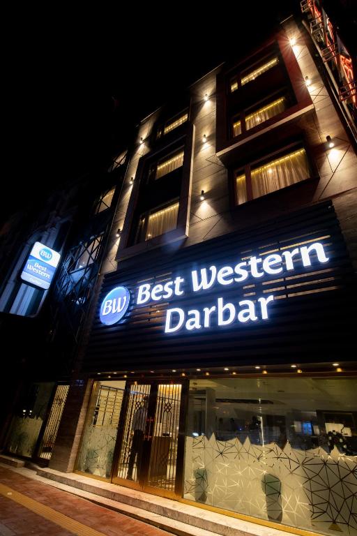 ベストウェスタンダルバー (Best Western Darbar) 外観
