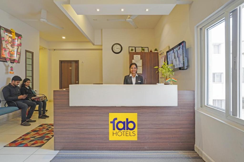 OYO BLR2467 アーバン イン (OYO BLR2467 Urban Inn) フロント・ロビー