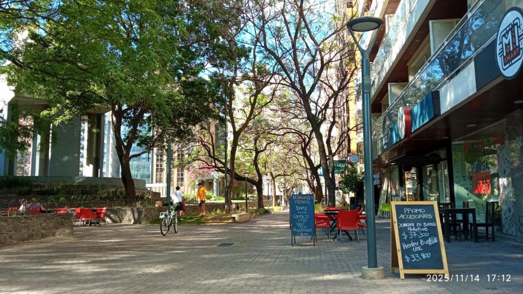 Oasis Urbano - 2 dormitorios con vista increíble a la ciudad y las Sierras - 2