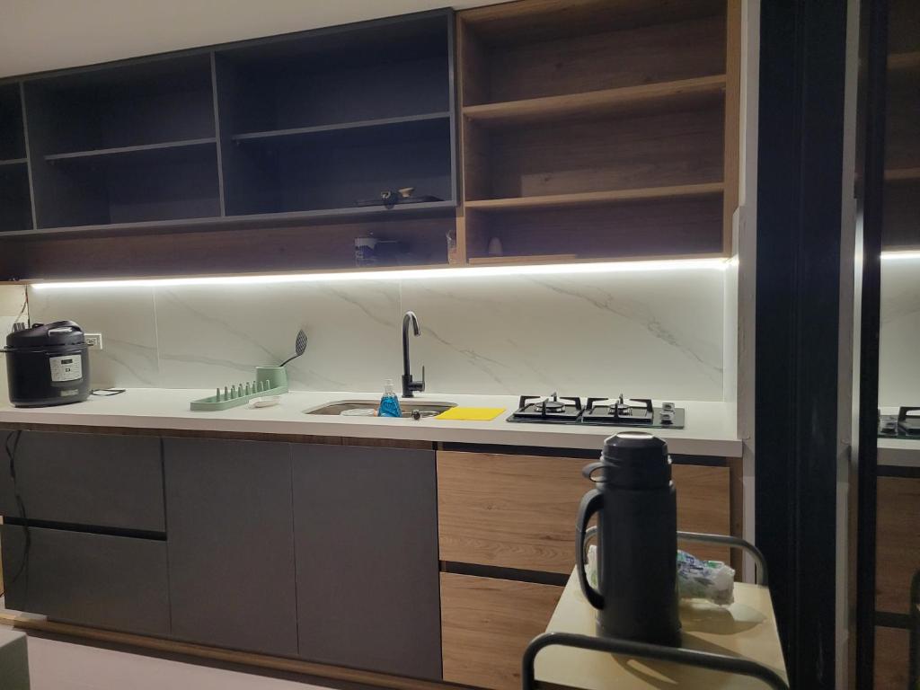 Habitación excelente Ubicacion cerca a Movistar y simon Bolivar - 3