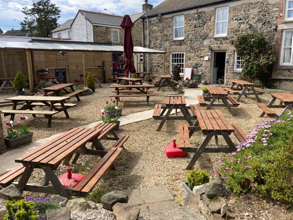 The Pirate Inn - pet-friendly camping pods near Penzance