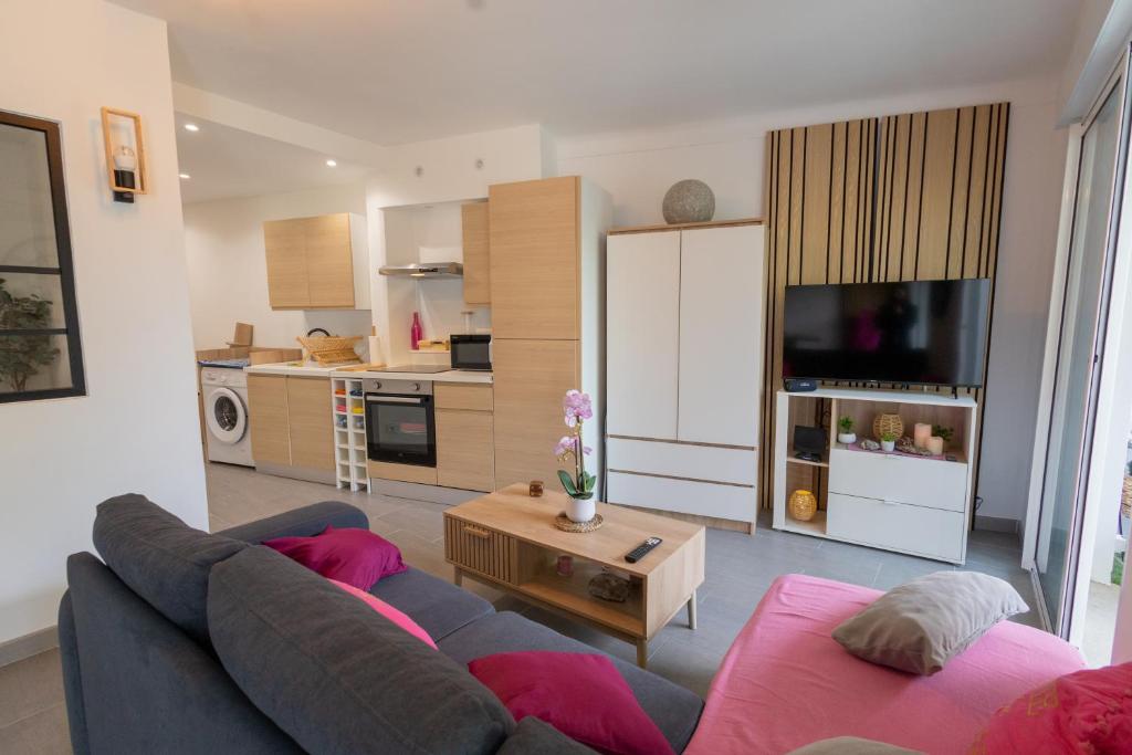 Modern apartment close to Cannes city center - 3