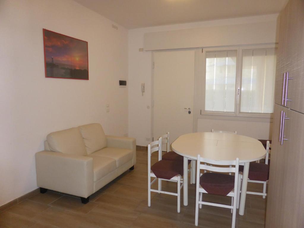 VILLA MARINA 3 CAMERE 2 BAGNI solo per famiglie PIAZZA NEMBER - 2