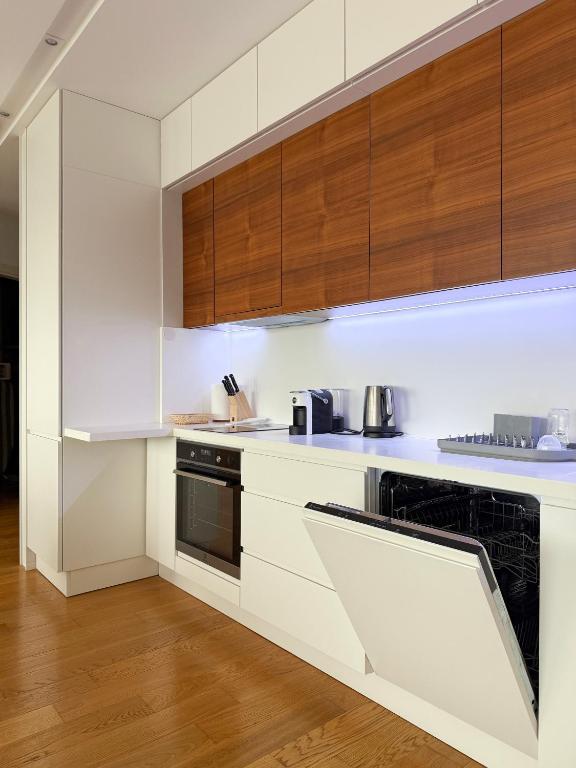 Seaview Apartment - 3