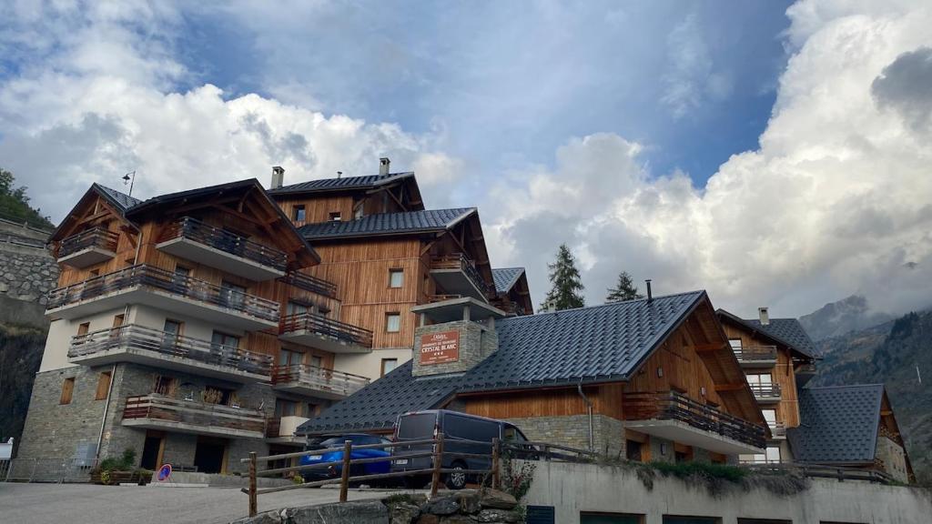 Vaujany Alpes d'Huez Le Crystal - 3