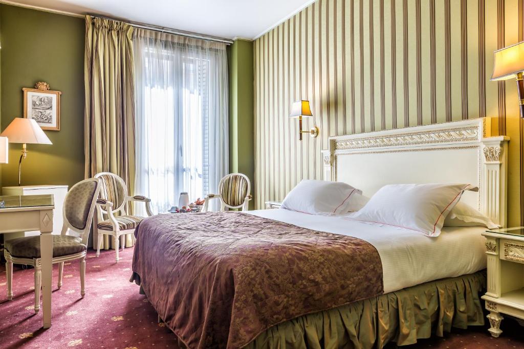 Le Regence Hotel photo