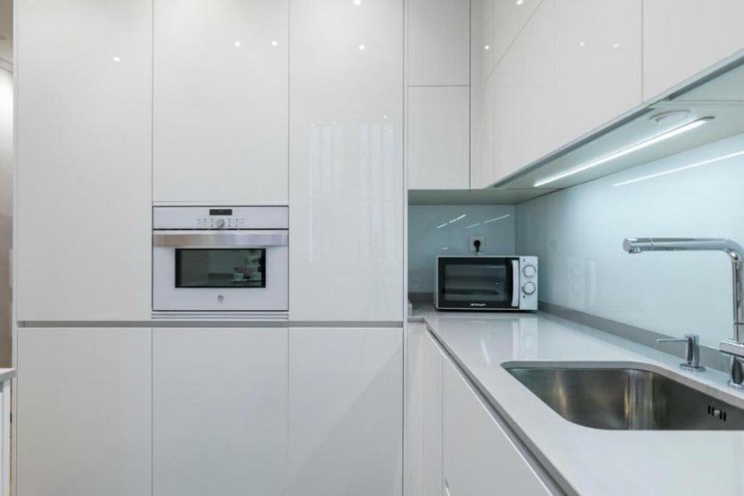Amplio y Confortable en el Casco Viejo con Parking Privado - 3
