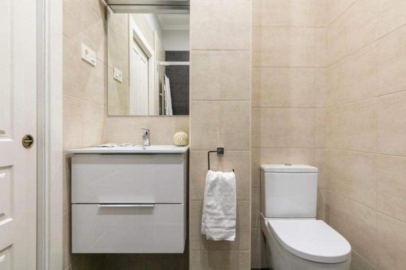 Amplio y Confortable en el Casco Viejo con Parking Privado - 5