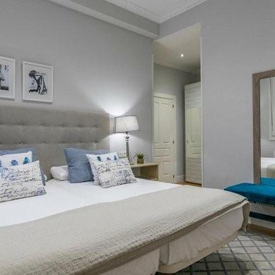 Amplio y Confortable en el Casco Viejo con Parking Privado - 2