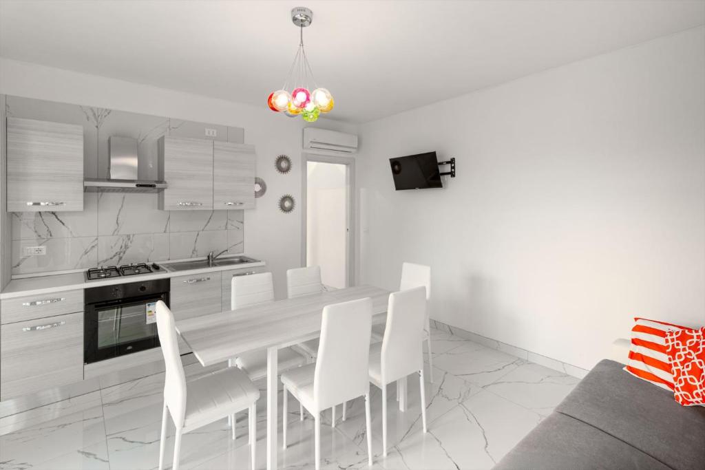 Modern apartment with shared pool - 1