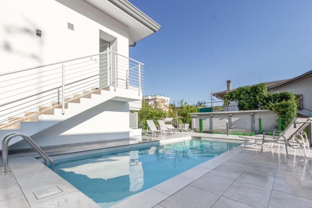 Elegant apartment with shared pool - 5