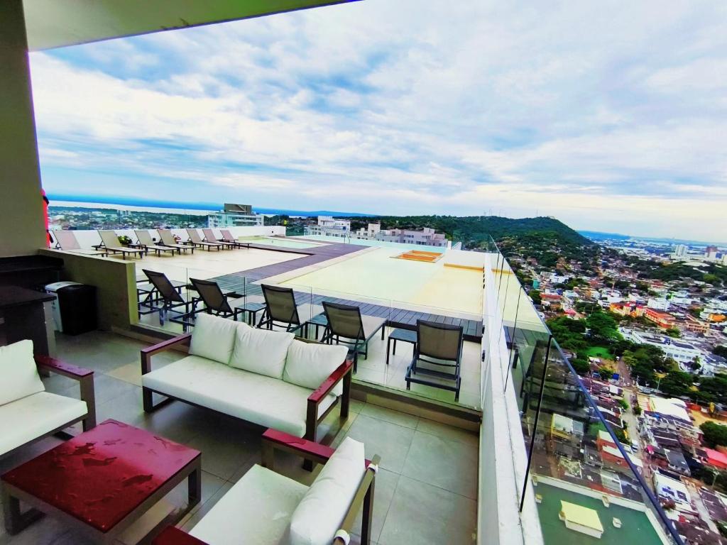 Apartamento moderno 2BD 2BA con terraza, Cerca del Mar y Centro 6 - 1