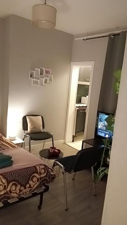 Po1-TPSA17-3D- ROOM Paris 17ème - 1