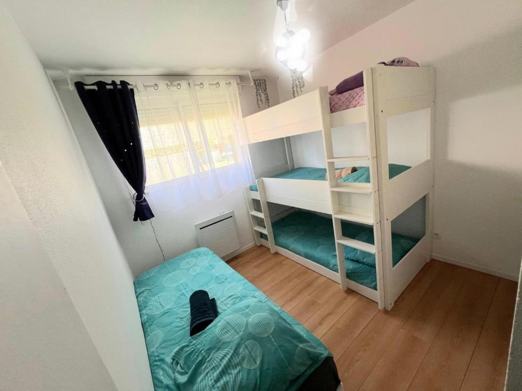 Welcome to Disneyland Paris, 1-2 bedroom, 2 parking, bus, restaurant - 5
