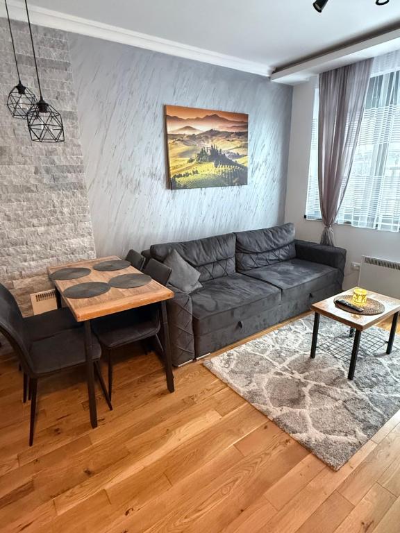 Diamond grey Titova Vila - 2