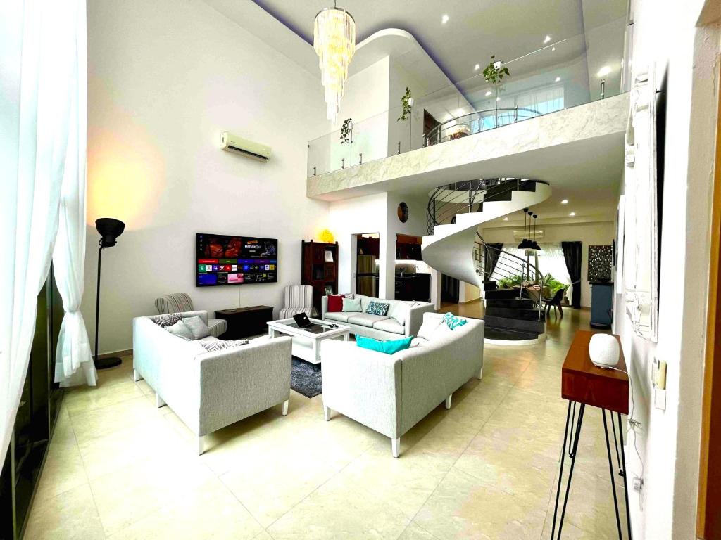 Spectacular Private House - 1