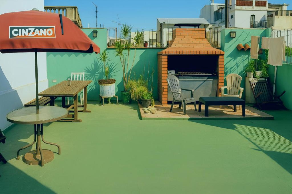 Blue house St - 2